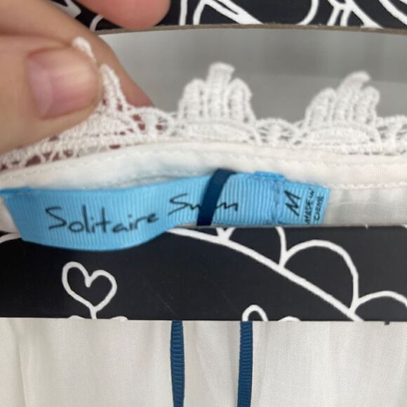 Solitaire Swim Women's Eyelet Ruffled Trim Cover Up White Size M NWT - Picture 5 of 7